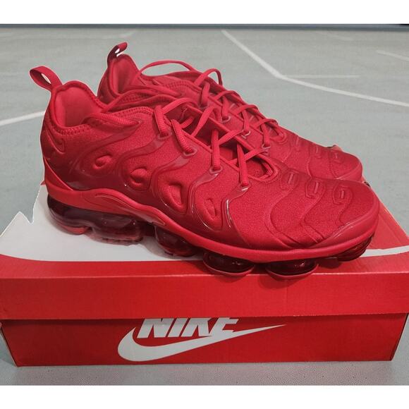Air Vapormax Plus Red Men Size 12 New - Picture 2 of 7